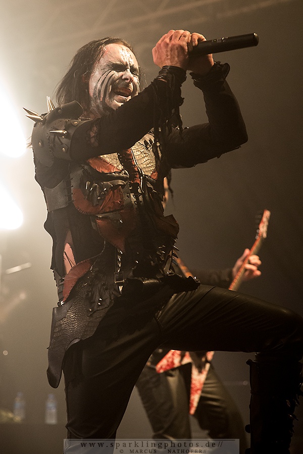 2015-10-24_Cradle_Of_Filth_-_Bild_050.jpg