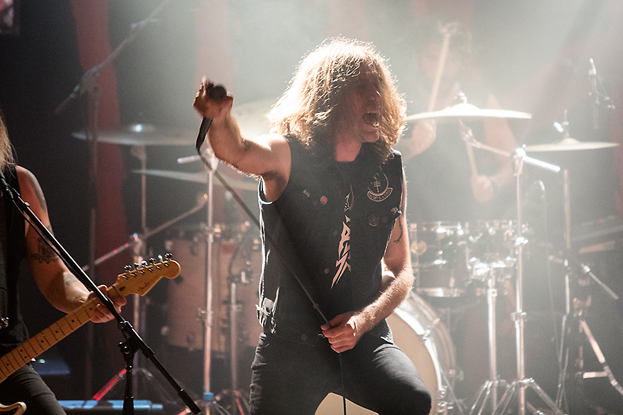 Atlas Losing Grip, (c) Marcus Nathofer