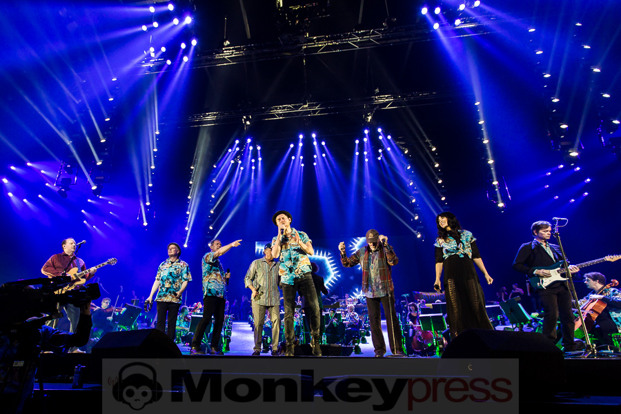 2015-12-20 NOTP - All Artists Finale - Bild 001x
