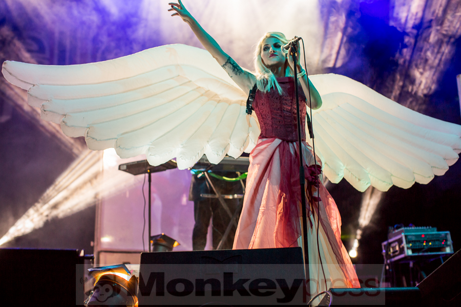 Welle: Erdball © Thomas Bunge