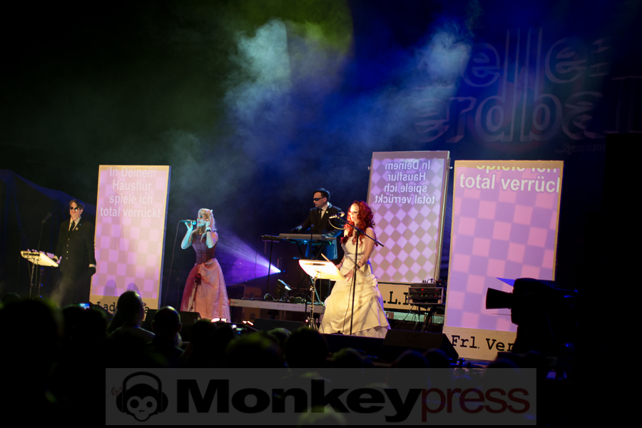 Welle: Erdball © Thomas Bunge