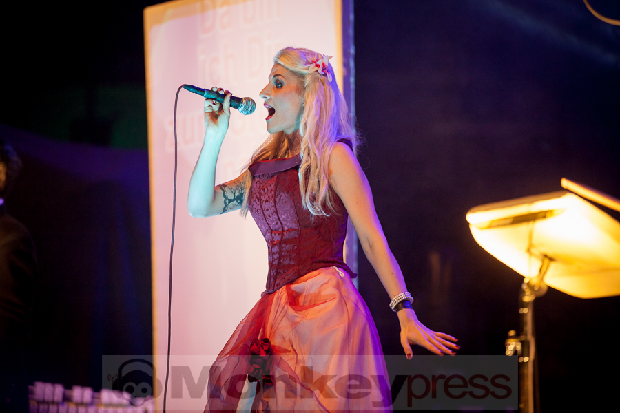 Welle: Erdball © Thomas Bunge