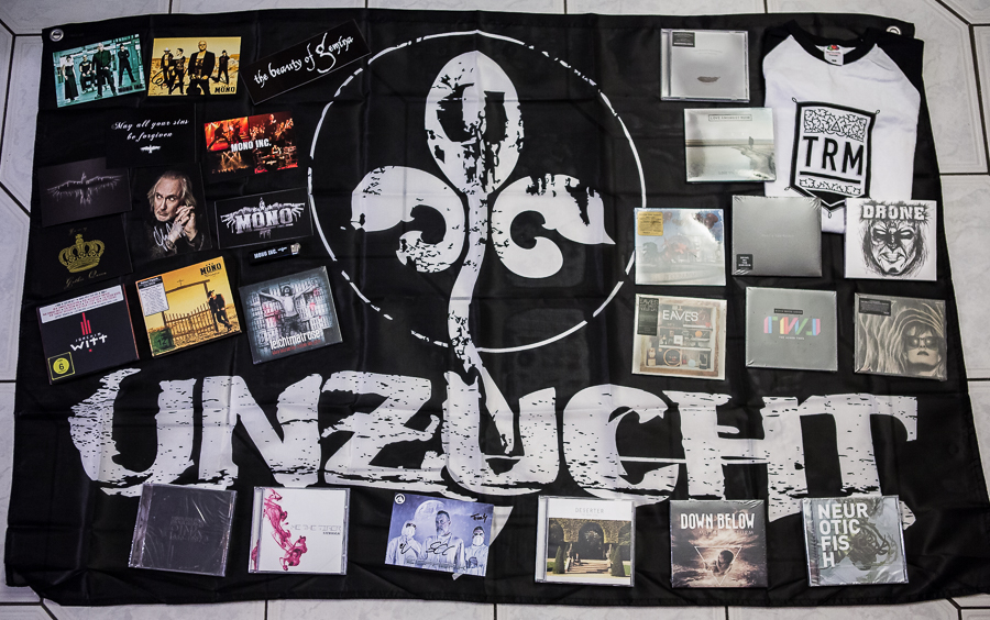 Verlosung: 100 Tage neues MONKEYPRESS LAYOUT (T-Shirts, Flaggen, CDs, Autogramme, Sticker, Karten) Verlosung: 100 Tage neues MONKEYPRESS LAYOUT (T-Shirts, Flaggen, CDs, Autogramme, Sticker, Karten)