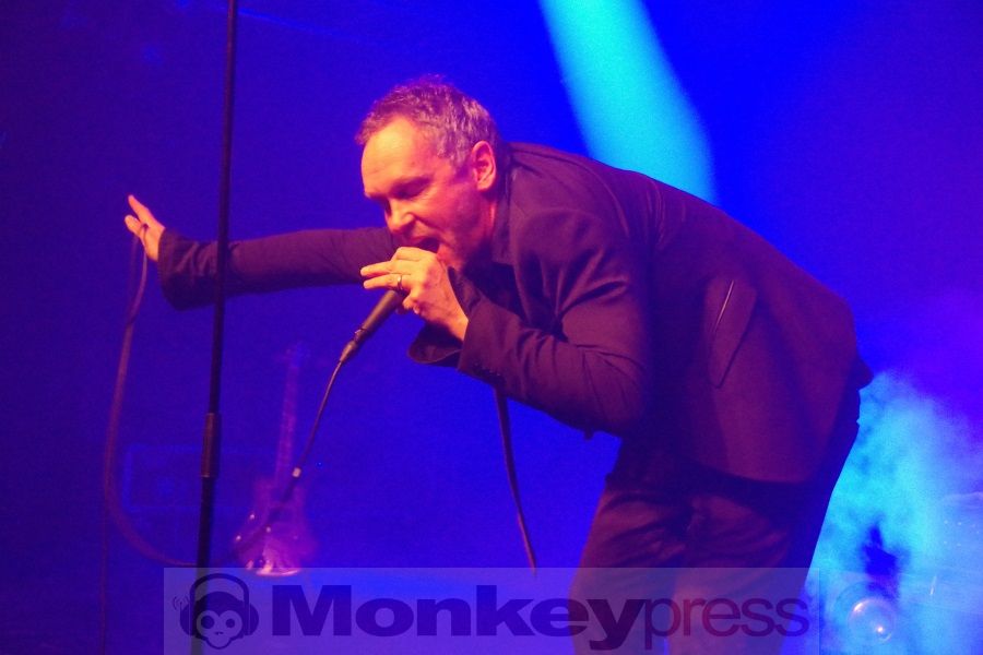 Fotos: GIRLS UNDER GLASS Fotos: GIRLS UNDER GLASS