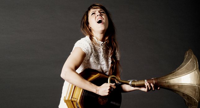 ZAZ - viermal Open Air in Deutschland