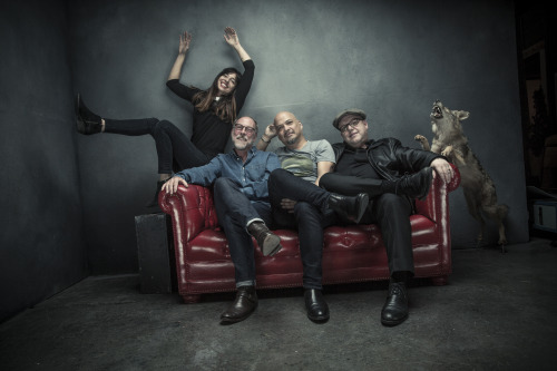 PIXIES veröffentlichen am 30.09.2016 neues Album "Head Carrier"