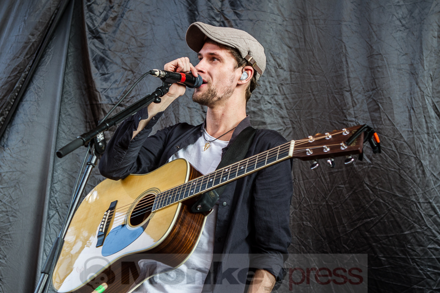 Walking On Cars, © Markus Hillgärtner