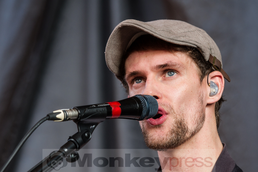 Walking On Cars, © Markus Hillgärtner