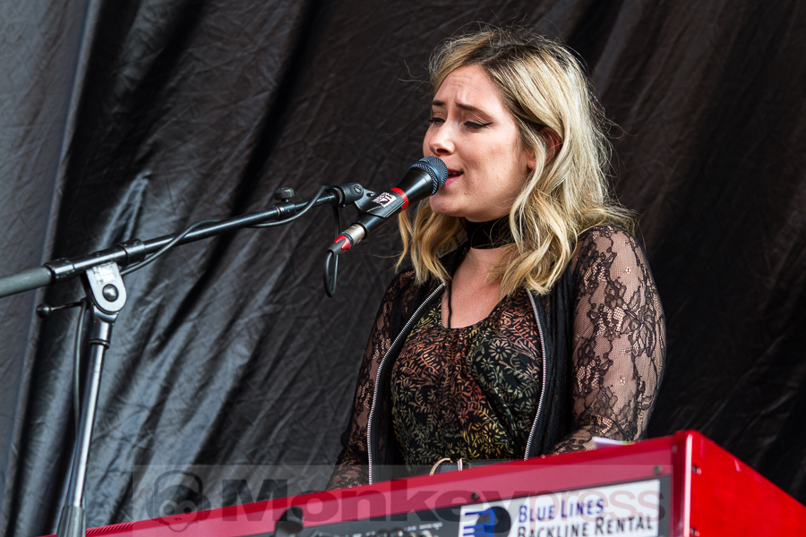 Walking On Cars, © Markus Hillgärtner