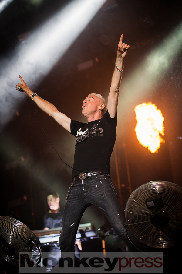 (c) Alexander Jung