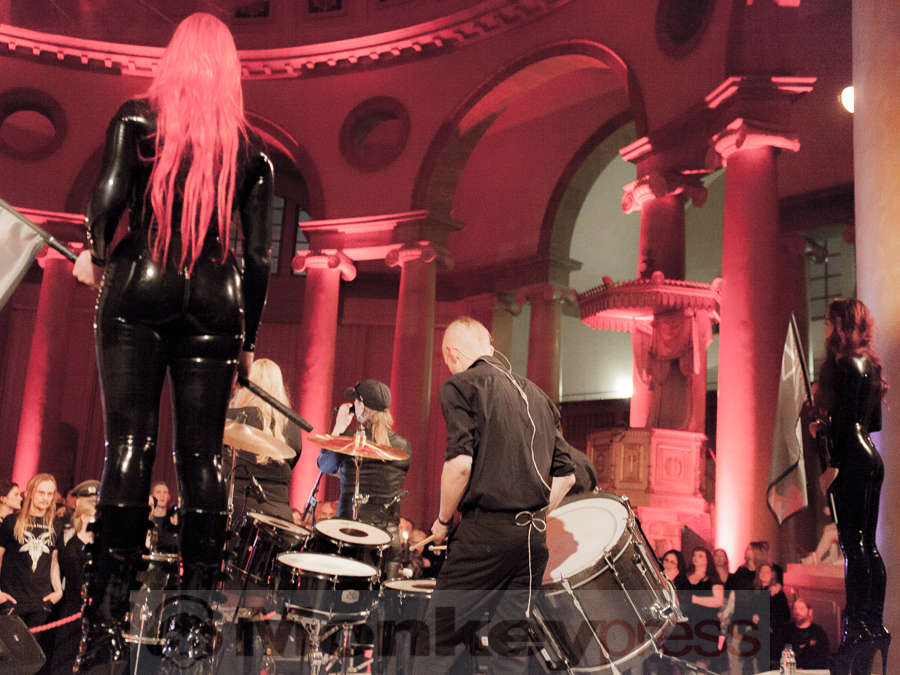 ORDO ROSARIUS EQUILIBRIO - Die Meister des Apocalyptic Pop kommen nach Deutschland