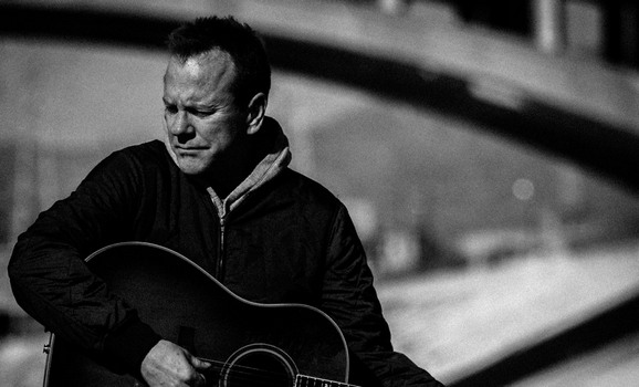 KIEFER SUTHERLAND - Der Musiker im Schauspieler kommt im Juni 2017 nach Deutschland