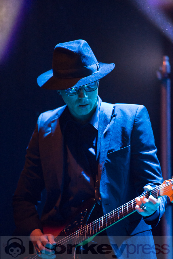 SPIRITUAL FRONT © Thomas Papenbreer