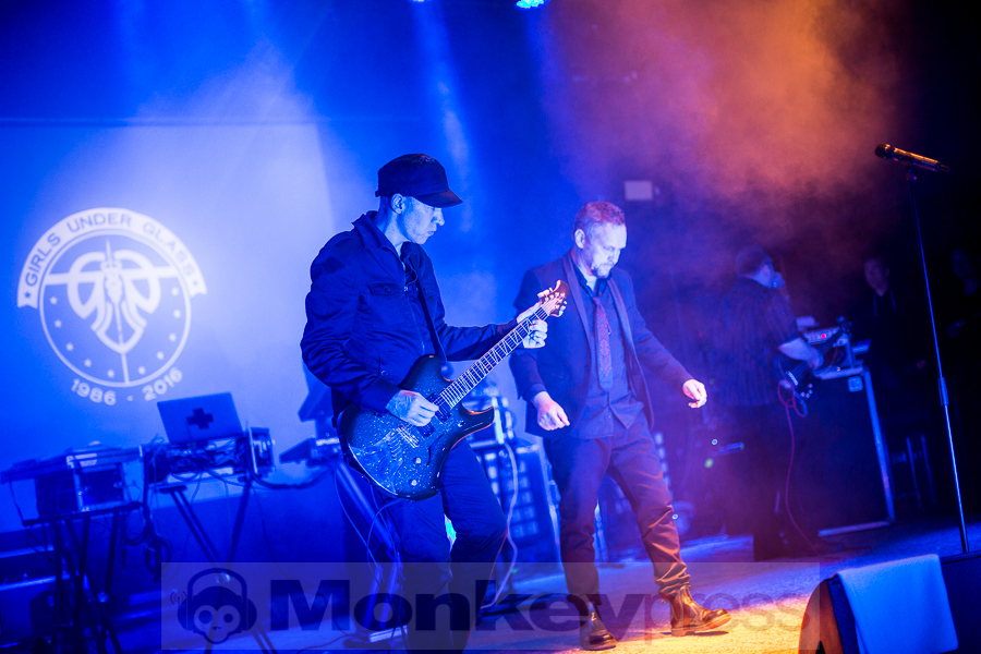 Girls Under Glass, © Thomas Bunge