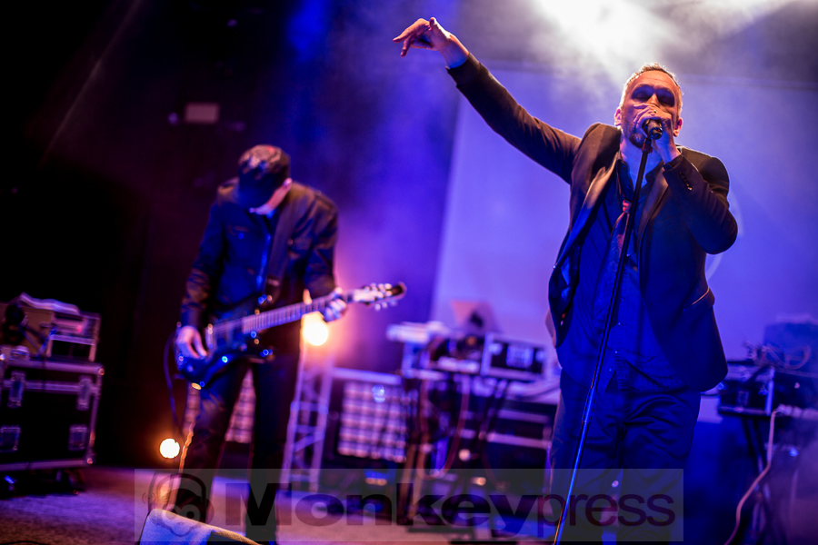 Girls Under Glass, © Thomas Bunge