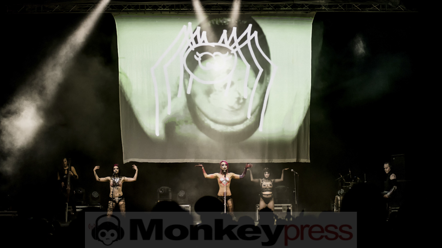 Grausame Töchter © Jana Breternitz