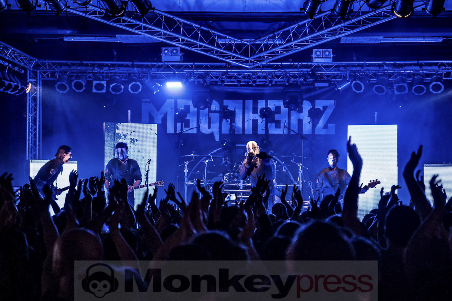 Megaherz © Jana Breternitz