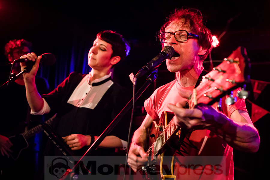 Fotos: THROW THAT BEAT IN THE GARBAGECAN Fotos: THROW THAT BEAT IN THE GARBAGECAN