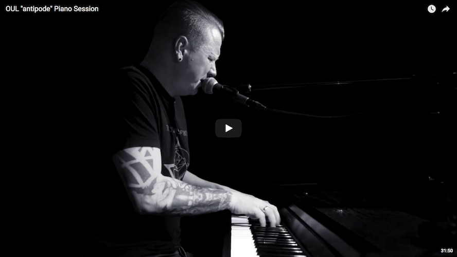 Monkeypress präsentiert: Videopremiere von OULs "antipode" Piano Session