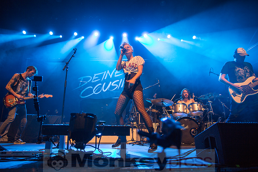Deine Cousine © Marcus Nathofer