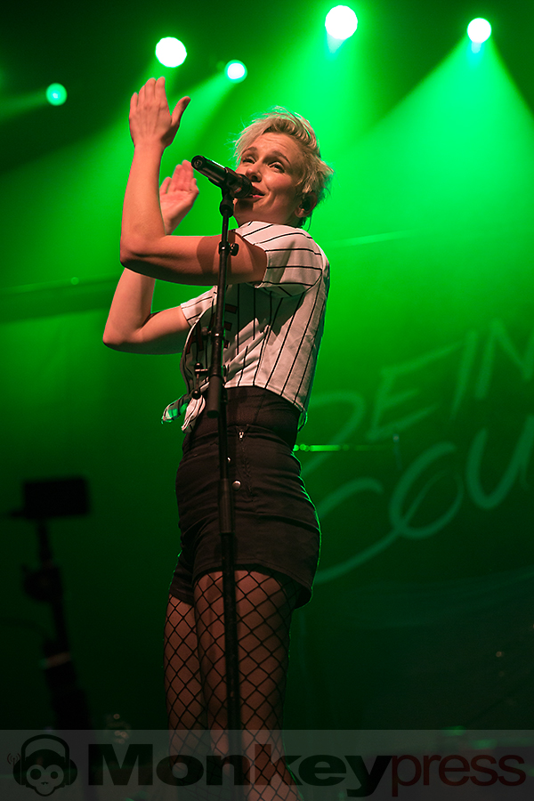 Deine Cousine © Marcus Nathofer