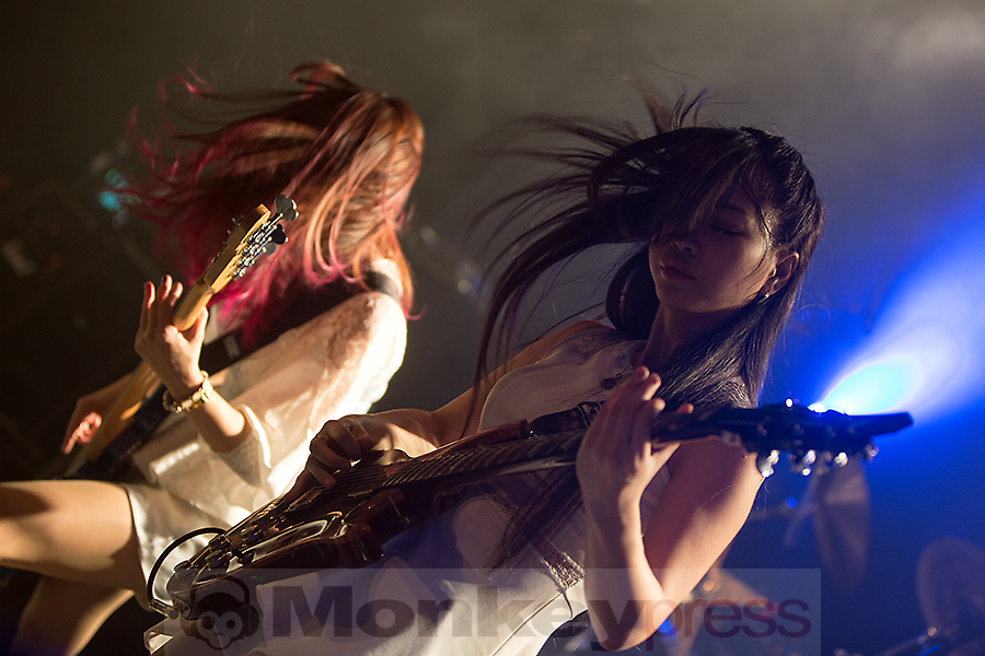Lovebites ©Marcus Nathofer