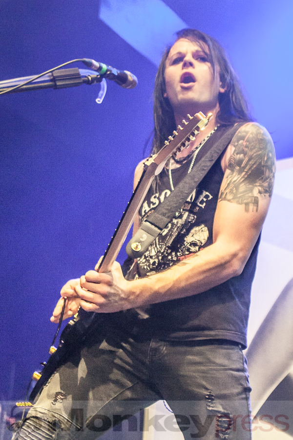 2018-11-15 Kissin´ Dynamite - Bild 023