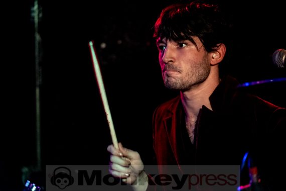 Fotos: SONS OF AN ILLUSTRIOUS FATHER