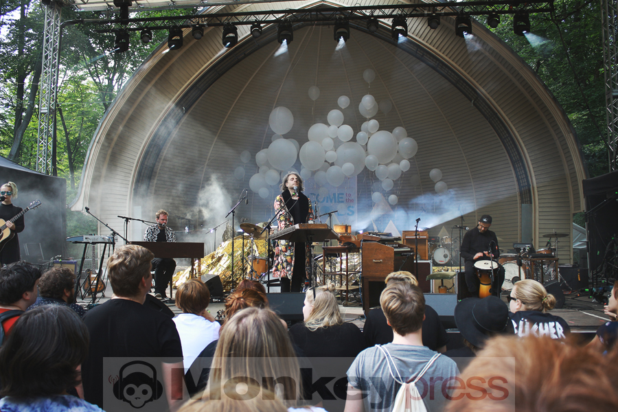 And The Golden Choir, © Claudia Helmert