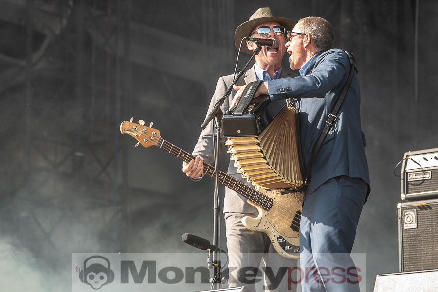 Flogging Molly, © Cynthia Theisinger