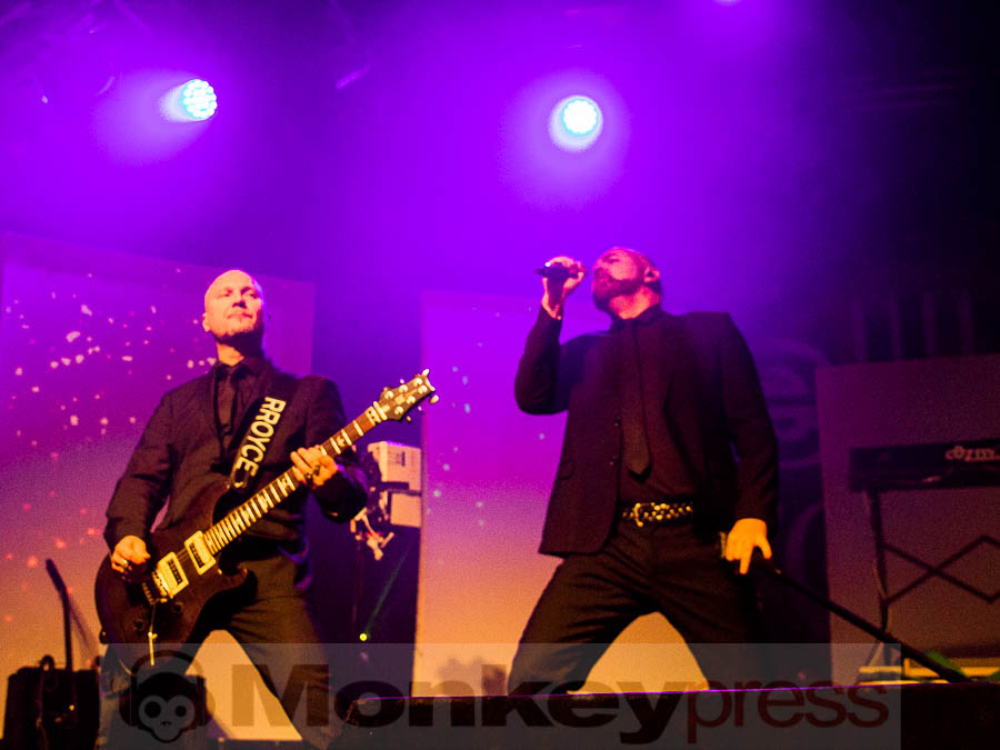 Hallo, hier spricht... WELLE:ERDBALL & RROYCE - Hamburg, Markthalle (12.10.2019)