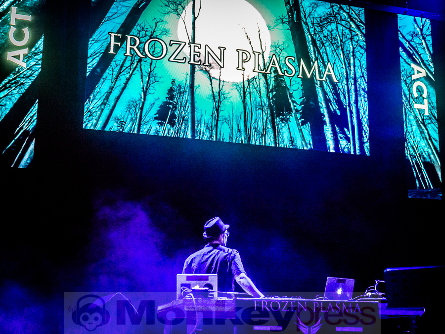 FROZEN PLASMA © Dietmar Grabs