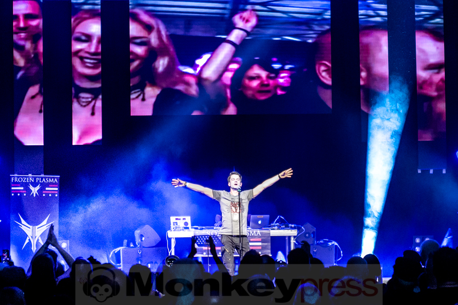 FROZEN PLASMA © Dietmar Grabs