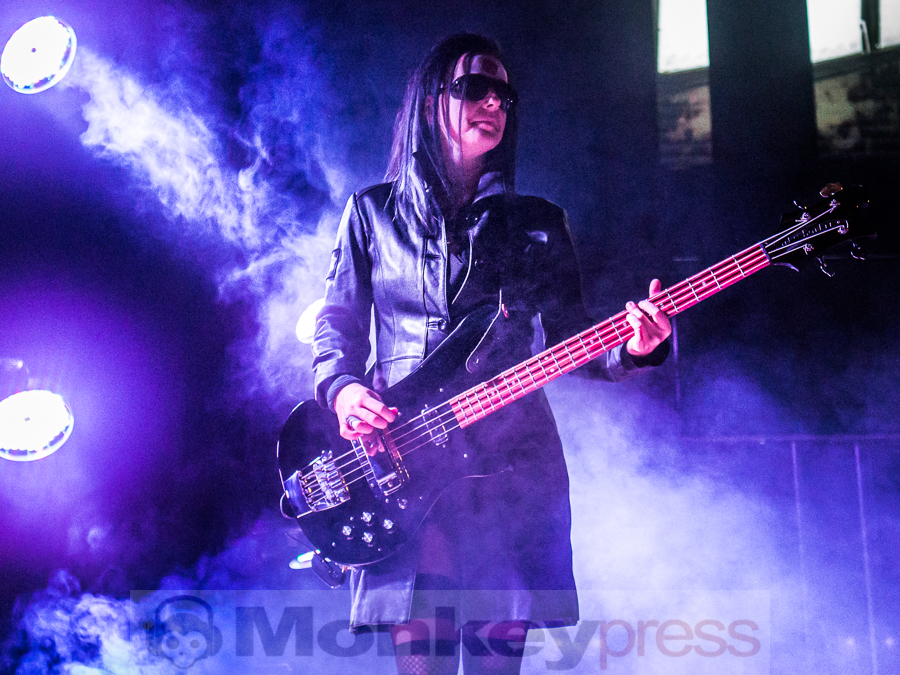 MERCIFUL NUNS © Dietmar Grabs