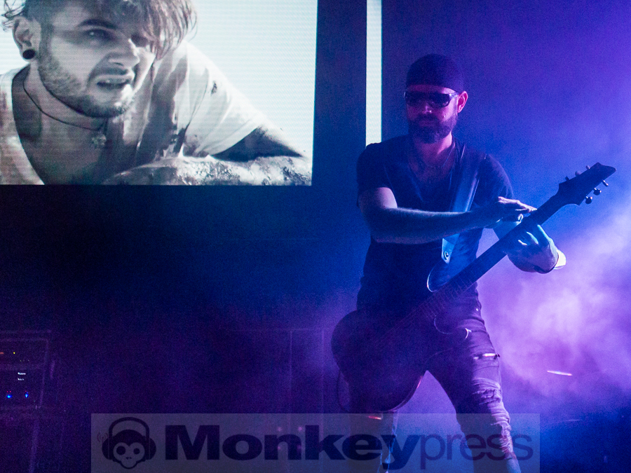 MERCIFUL NUNS © Dietmar Grabs