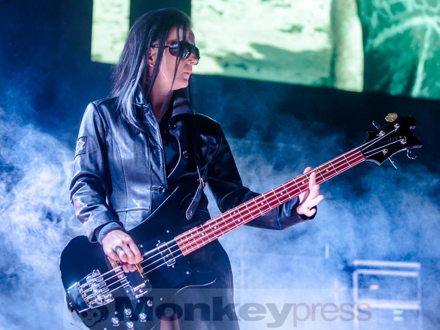 MERCIFUL NUNS © Dietmar Grabs