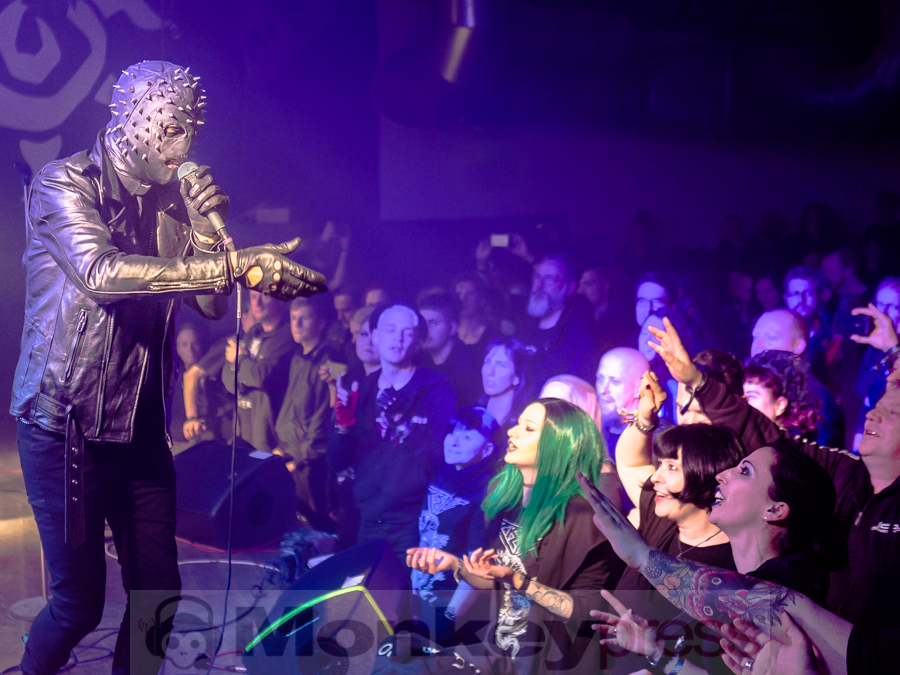 PRIEST © Dietmar Grabs