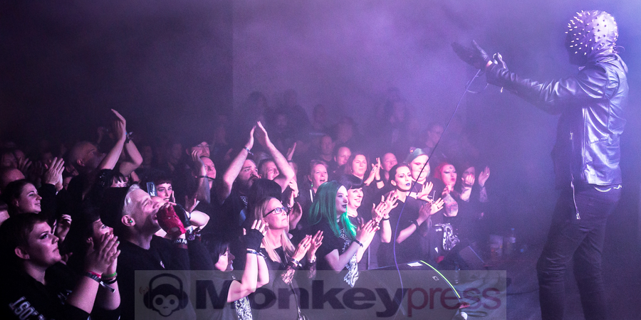 PRIEST © Dietmar Grabs