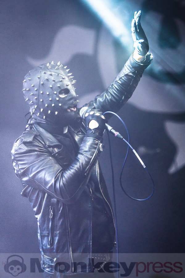 PRIEST © Dietmar Grabs