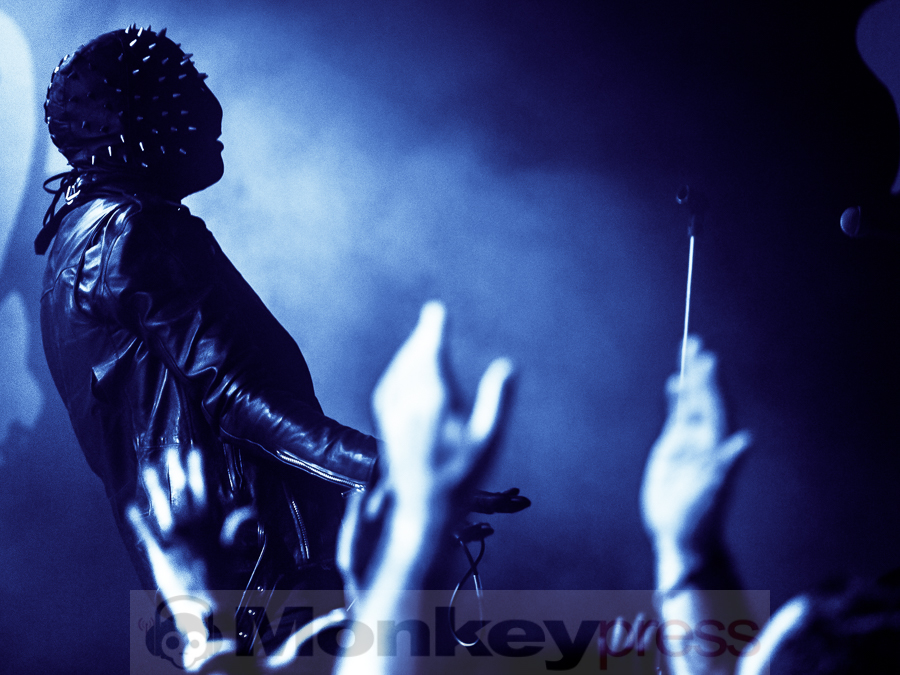 PRIEST © Dietmar Grabs