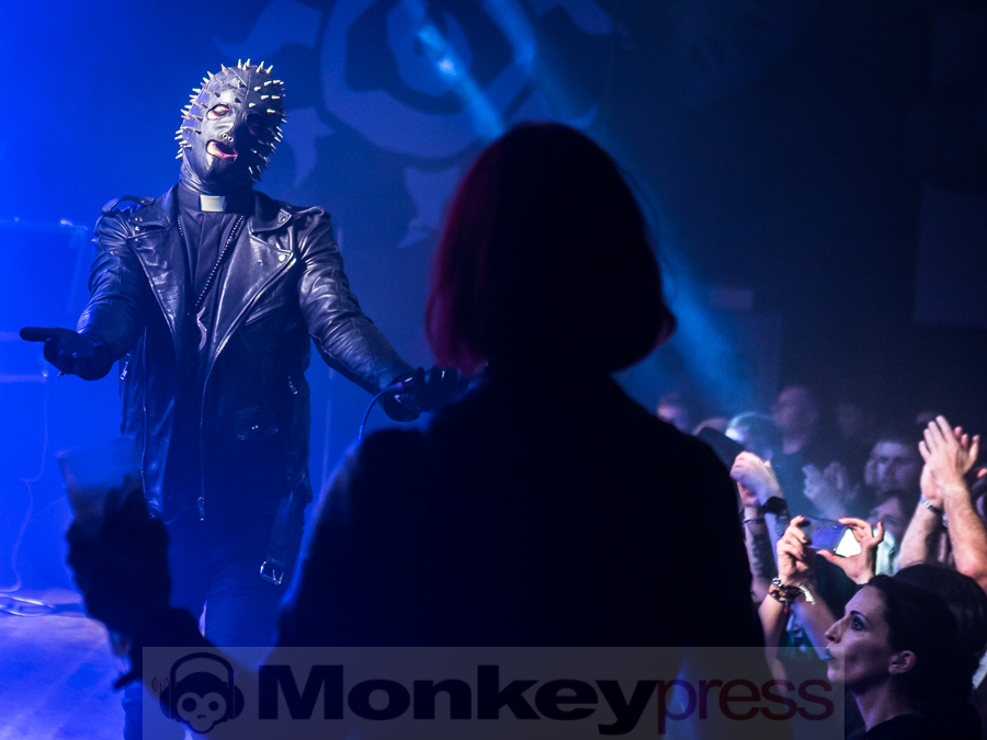 PRIEST © Dietmar Grabs