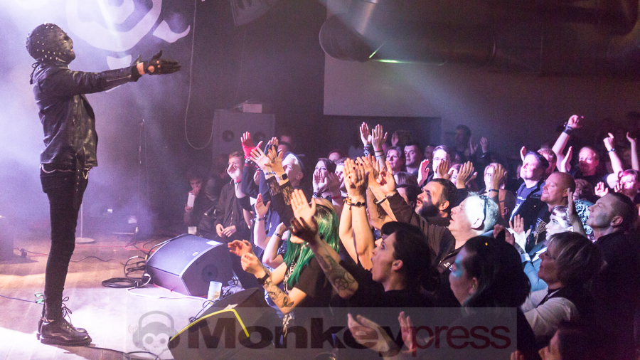 PRIEST © Dietmar Grabs