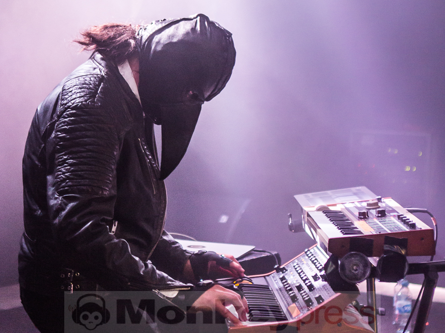 PRIEST © Dietmar Grabs