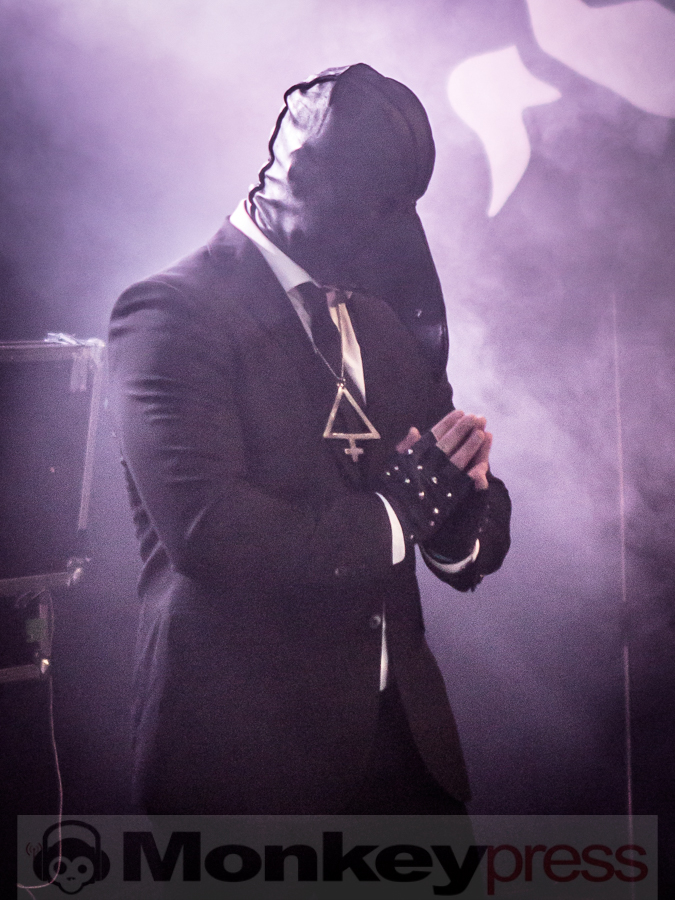 PRIEST © Dietmar Grabs