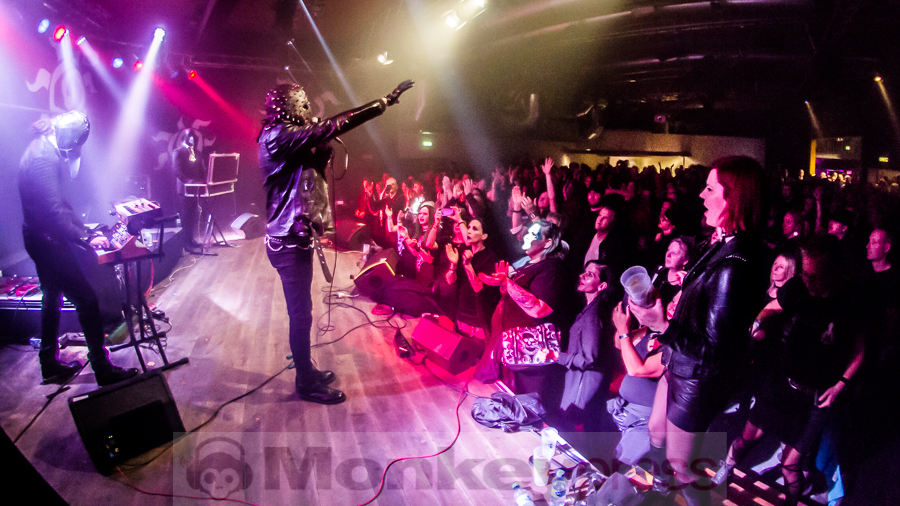 PRIEST © Dietmar Grabs