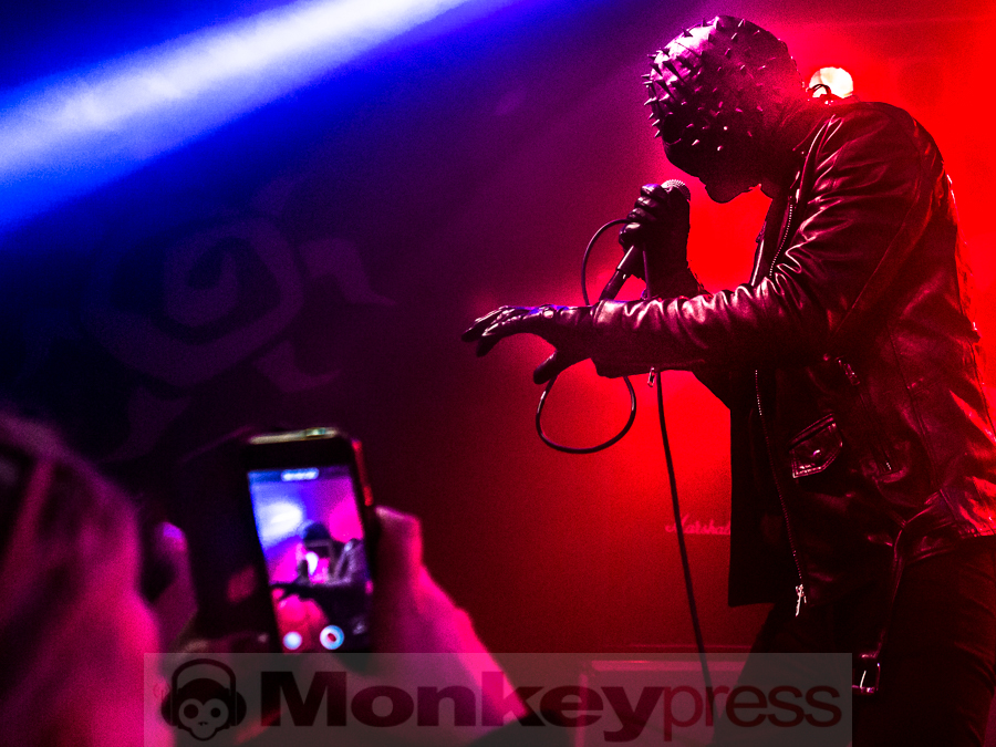 PRIEST © Dietmar Grabs