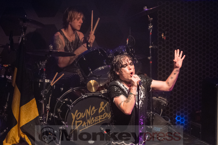 The Struts © Angela Trabert