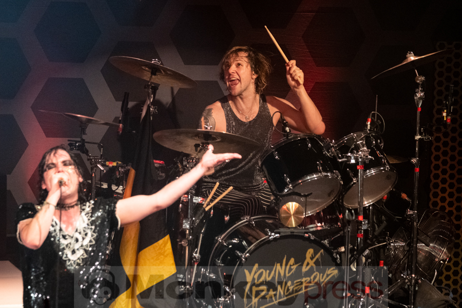 The Struts © Angela Trabert