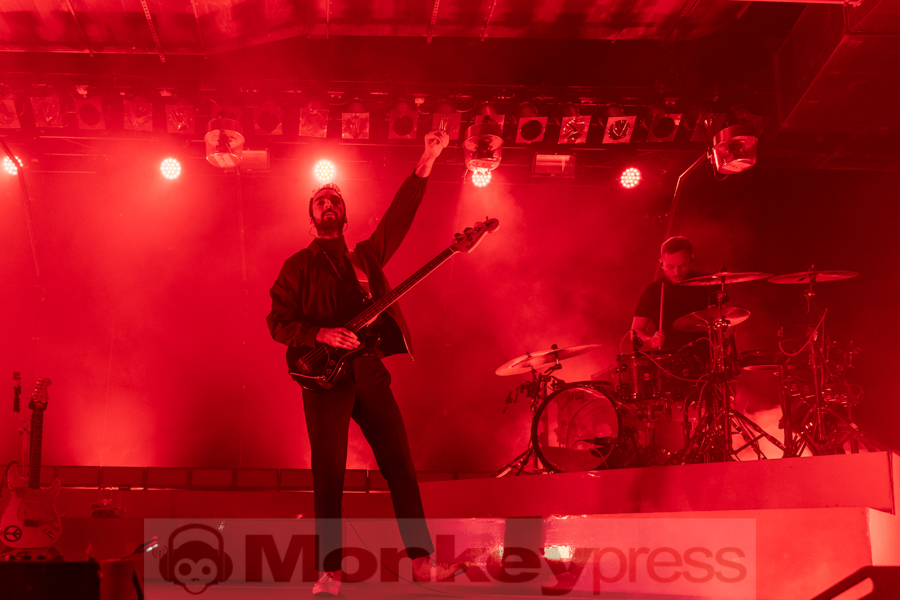 Two Door Cinema Club © Angela Trabert