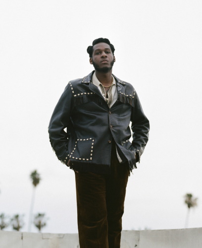 LEON BRIDGES mit der neuen Single "Motorbike"